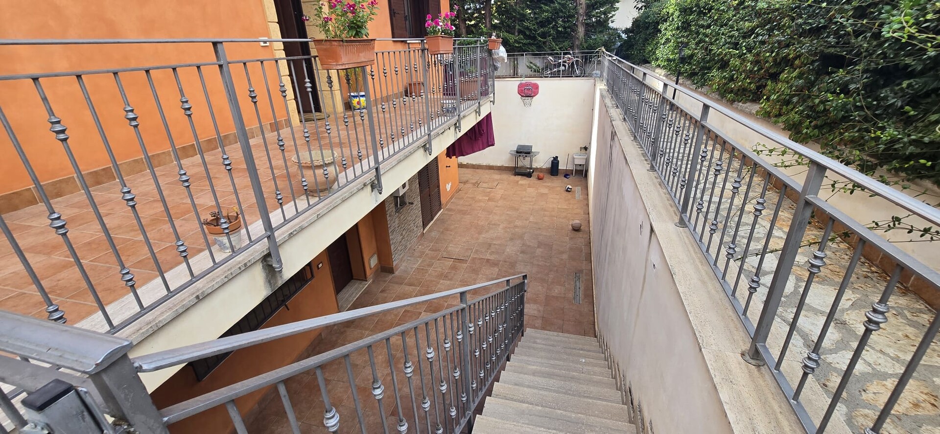 Porzione di bifamiliare in Vendita a Palermo Resuttana - San Lorenzo