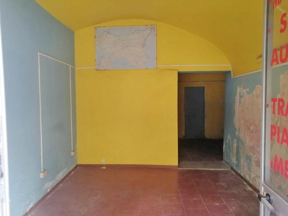 Laboratorio in Vendita a Palermo Libertà - Statua