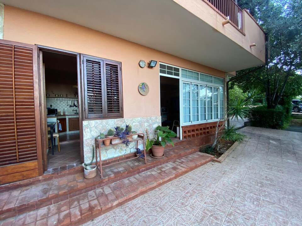 Villa in Vendita a Carini (Palermo)