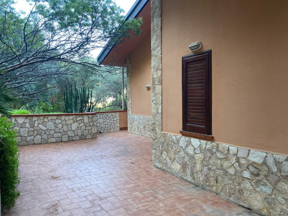 Villa in Vendita a Carini (Palermo)