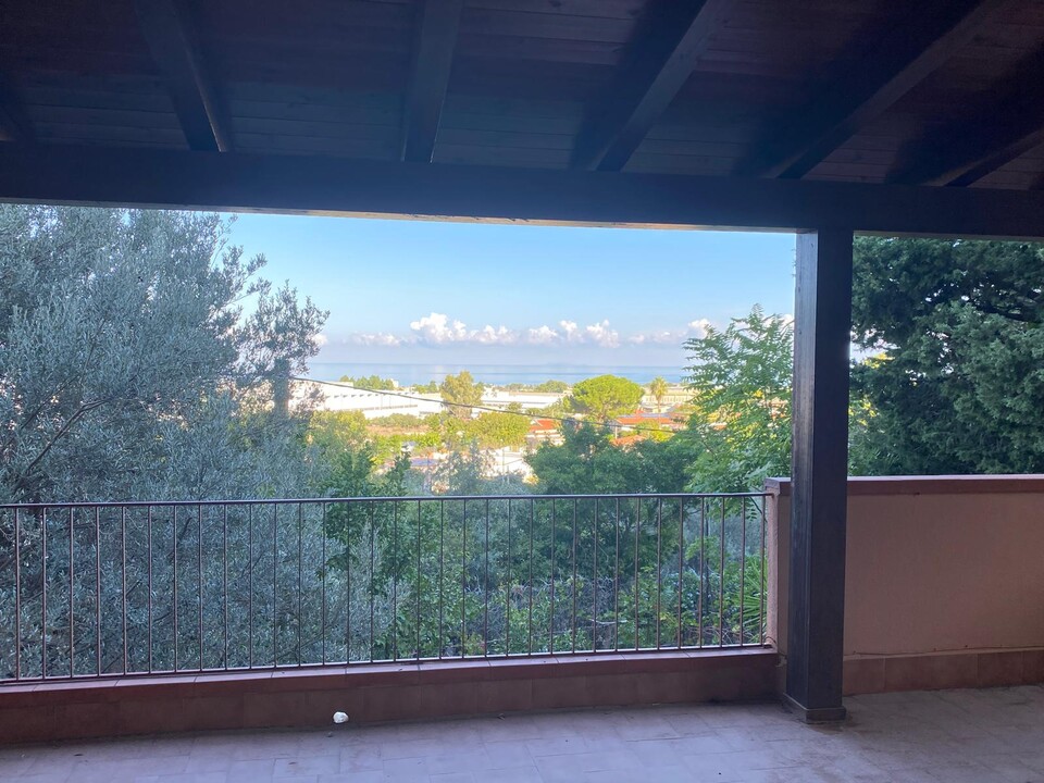 Villa in Vendita a Carini (Palermo)