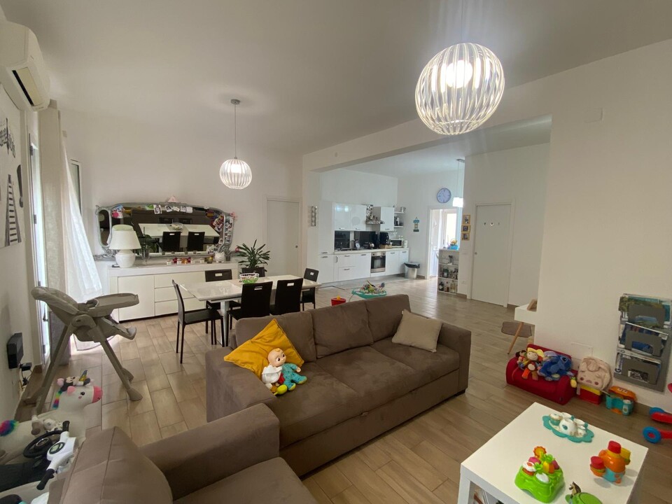 Appartamento in Vendita a Palermo Archirafi-Lincoln