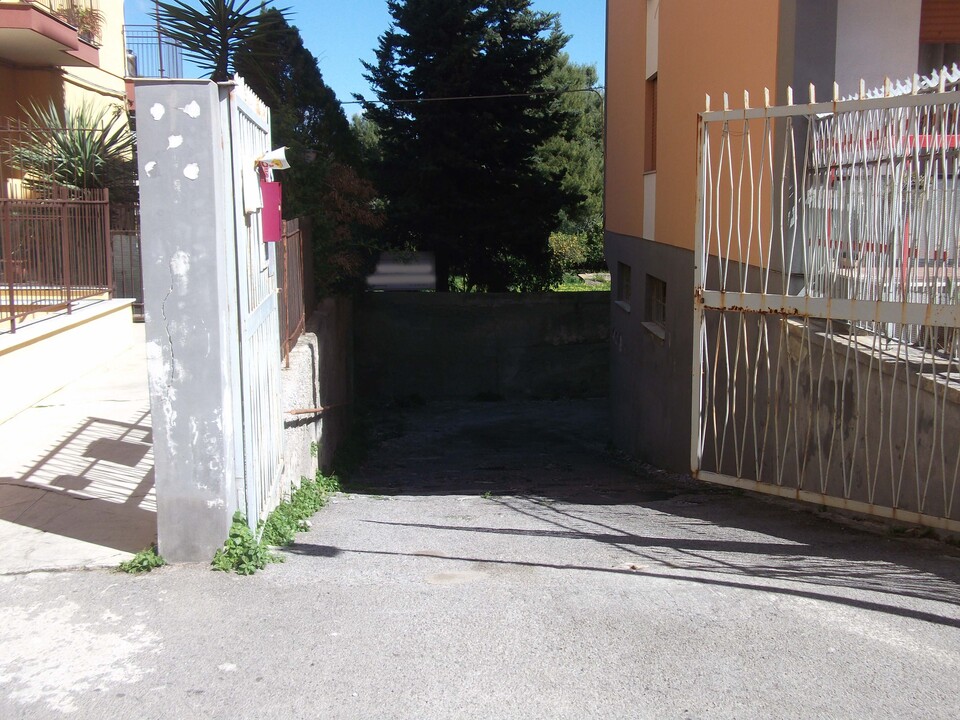 Garage triplo in Affitto a Palermo Cardillo