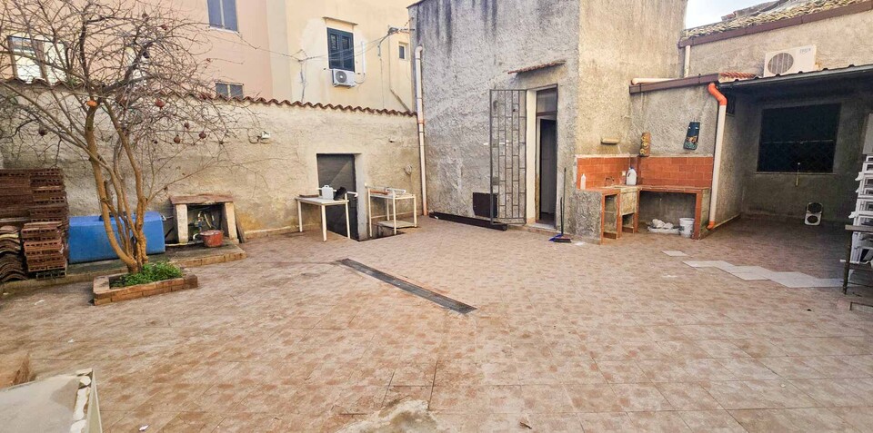 Fabbricato indipendente in Affitto a Palermo Cardillo