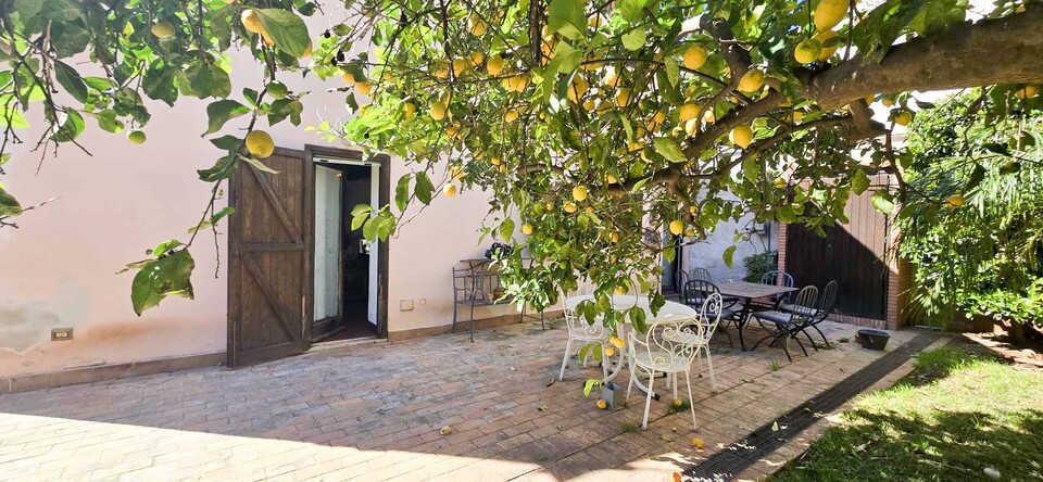 Fabbricato indipendente in Vendita a Palermo Cardillo