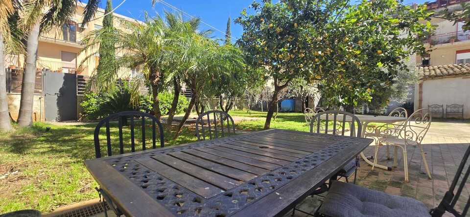 Fabbricato indipendente in Vendita a Palermo Cardillo