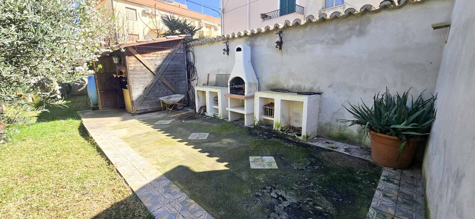 Fabbricato indipendente in Vendita a Palermo Cardillo