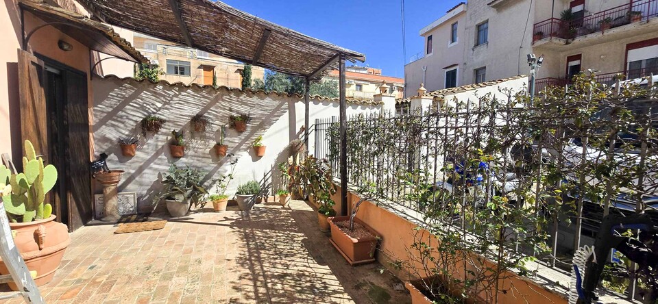 Fabbricato indipendente in Vendita a Palermo Cardillo