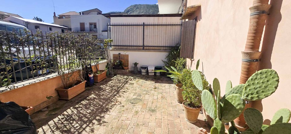 Fabbricato indipendente in Vendita a Palermo Cardillo