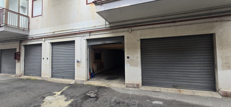 Garage doppio in Vendita a Palermo Cardillo