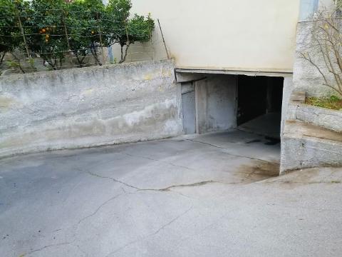 Magazzino / Deposito in Vendita a Palermo Partanna Mondello