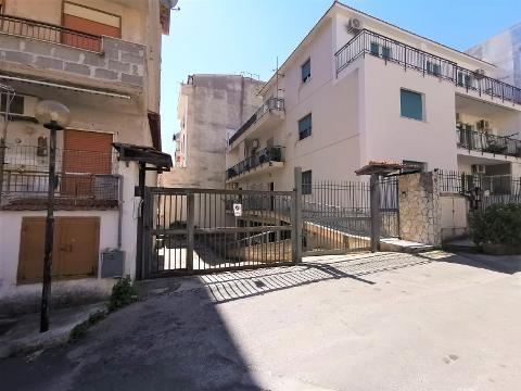 Garage / Posto auto in Affitto a Palermo