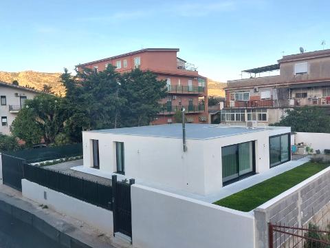 Villa indipendente in Vendita a Palermo Cardillo
