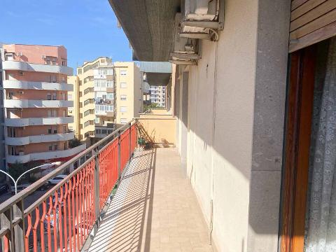 Appartamento in Vendita a Palermo Noce - Parisio - Serradifalco- perpignano bassa