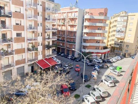 Appartamento in Vendita a Palermo Noce - Parisio - Serradifalco- perpignano bassa