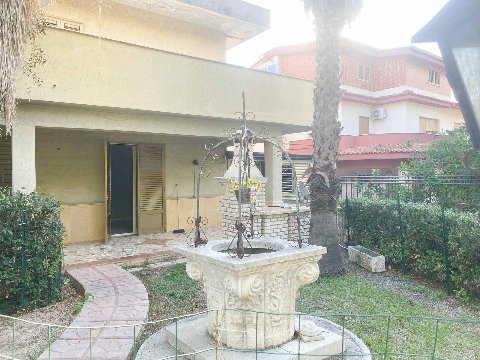 Appartamento in villa in Affitto a Palermo