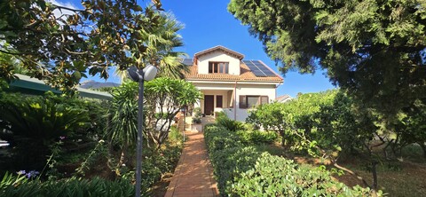 Villa in Vendita a Palermo Cardillo