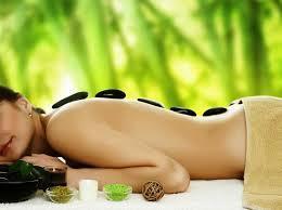 Pacchetto Centro benessere più Massaggio Hot Stone per 2 persone