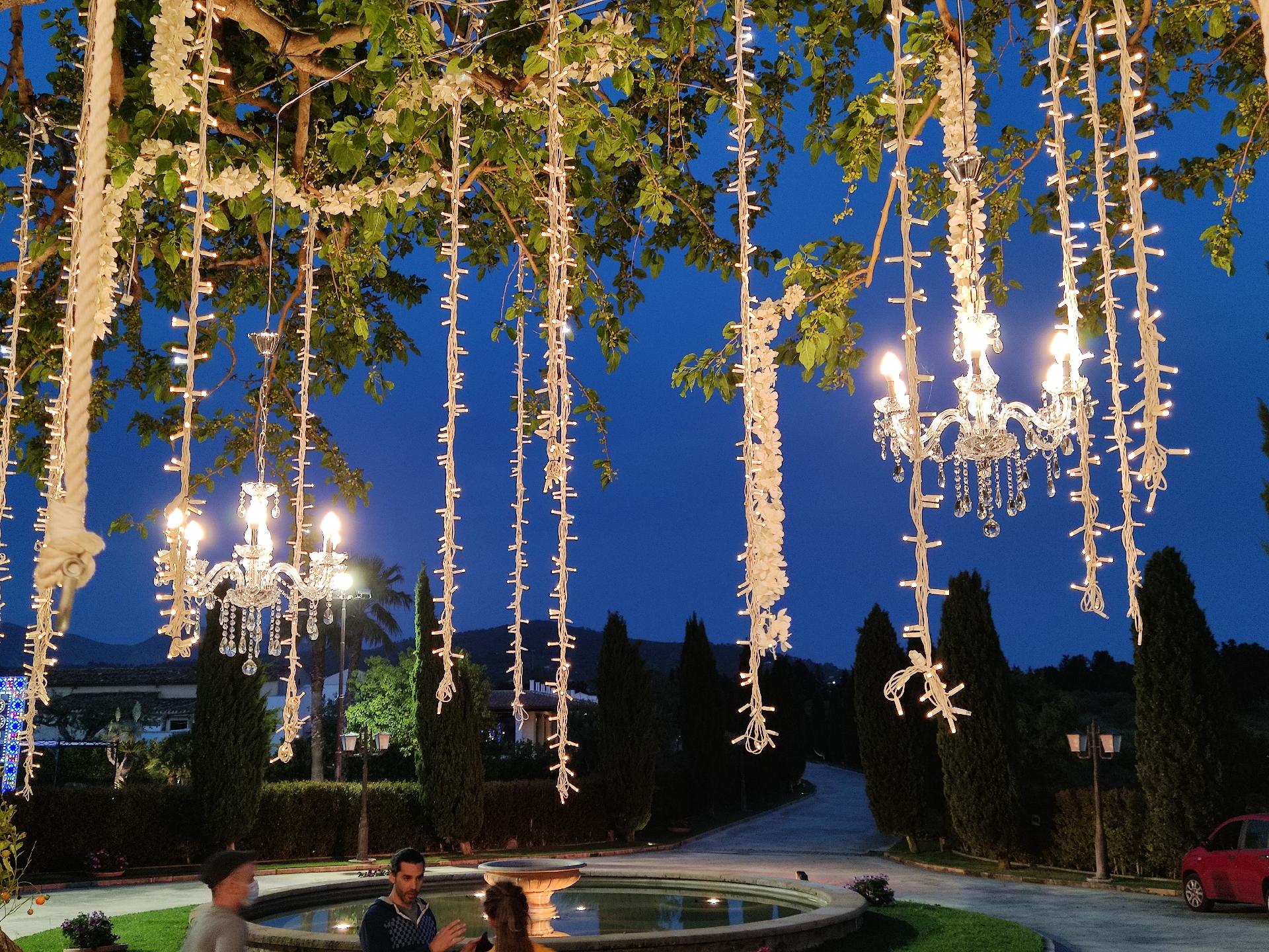 GRAPPOLI PENDENTI LUCI PENDENTI Luminarie Matrimonio