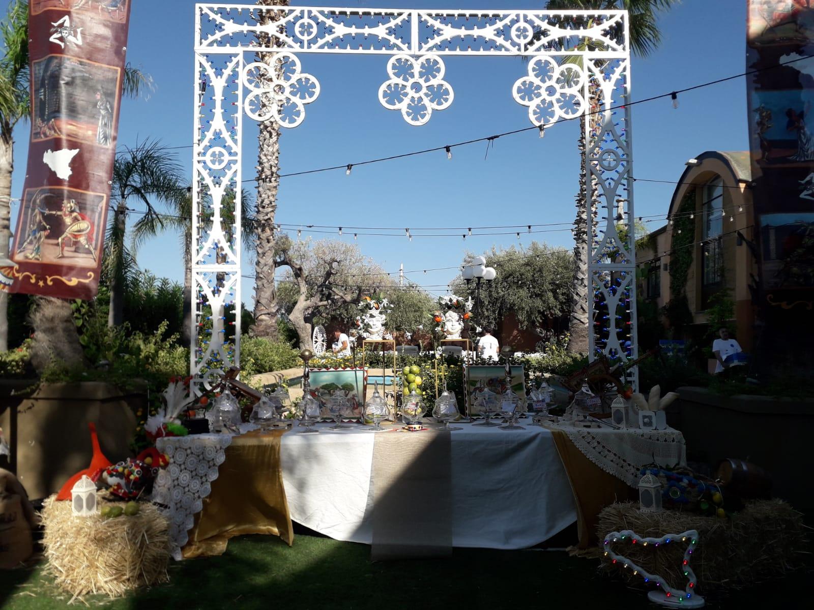 ARCHETTO TAGLIO TORTA FLOWERS 400 Luminarie Matrimonio