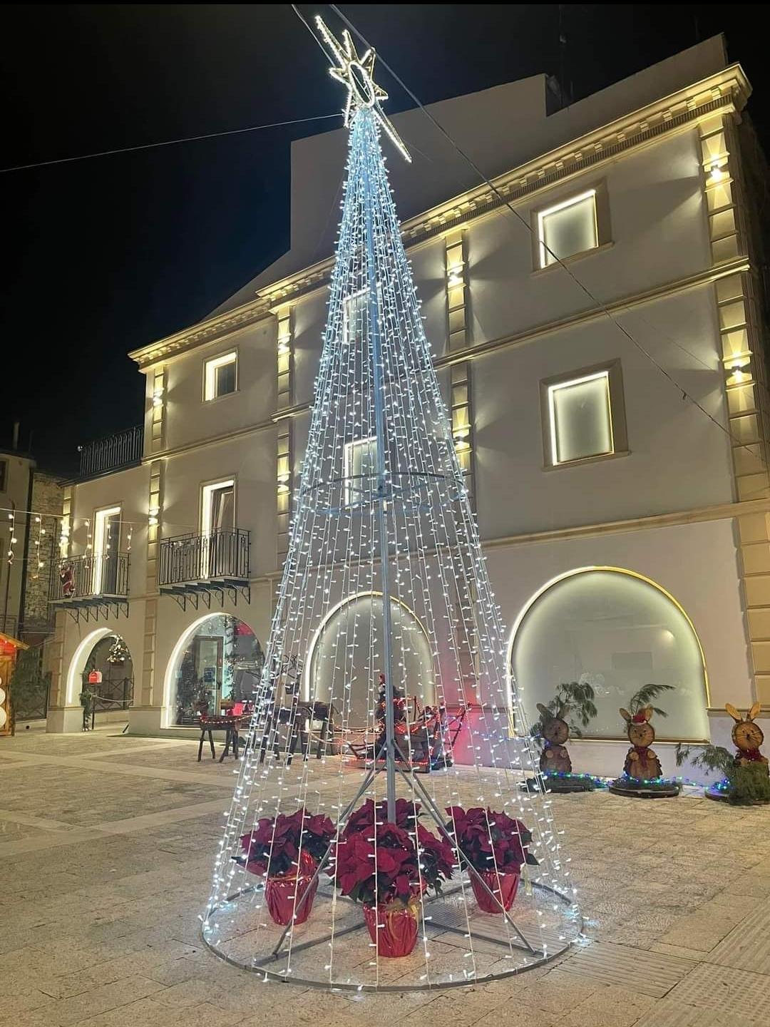 ADDOBBO PROSPETTO GRANDI EDIFICI Luminarie Natalizie Prospetti
