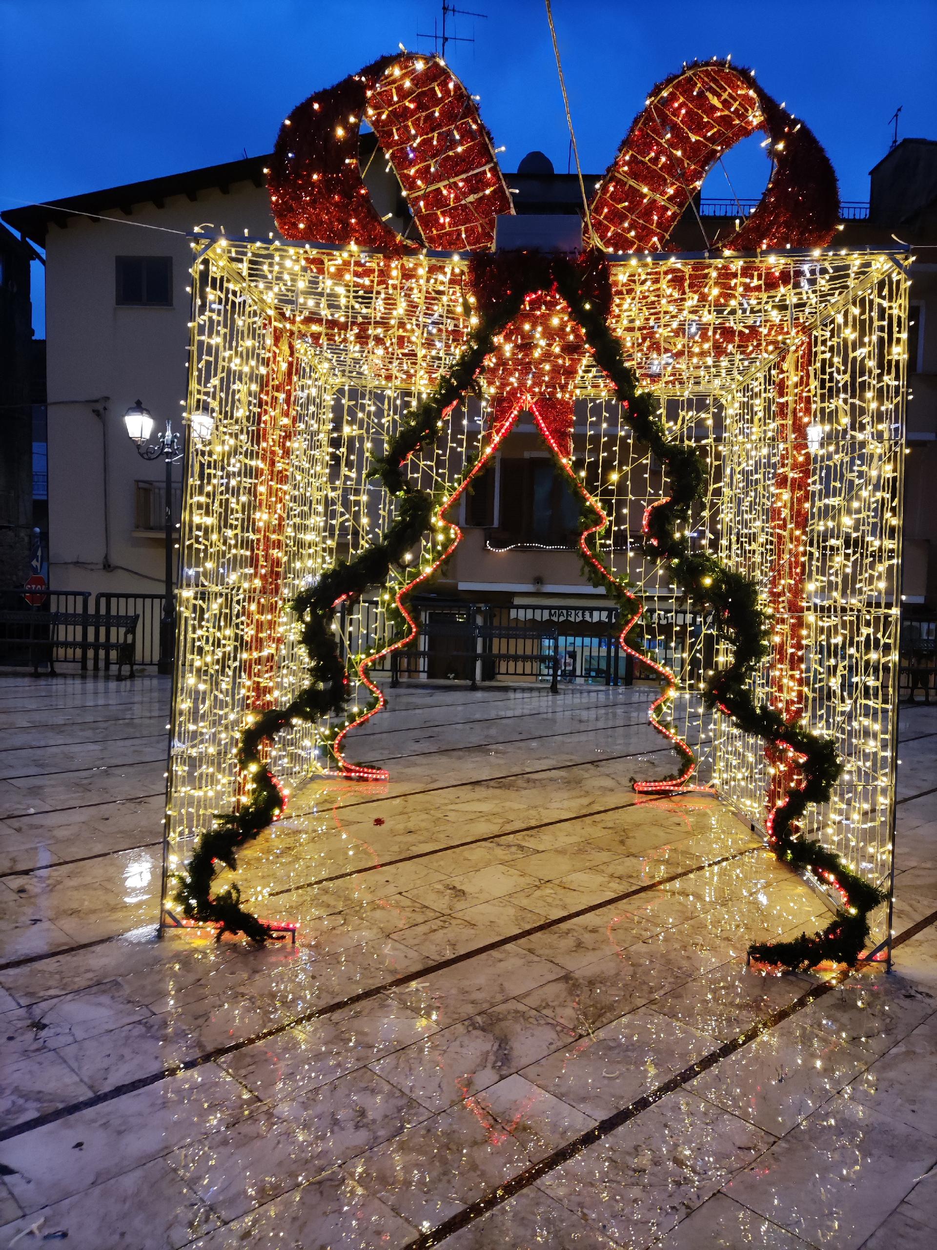 MEGA STRUTTURE TRIDIMENSIONALI Luminarie Natalizie per Piazze