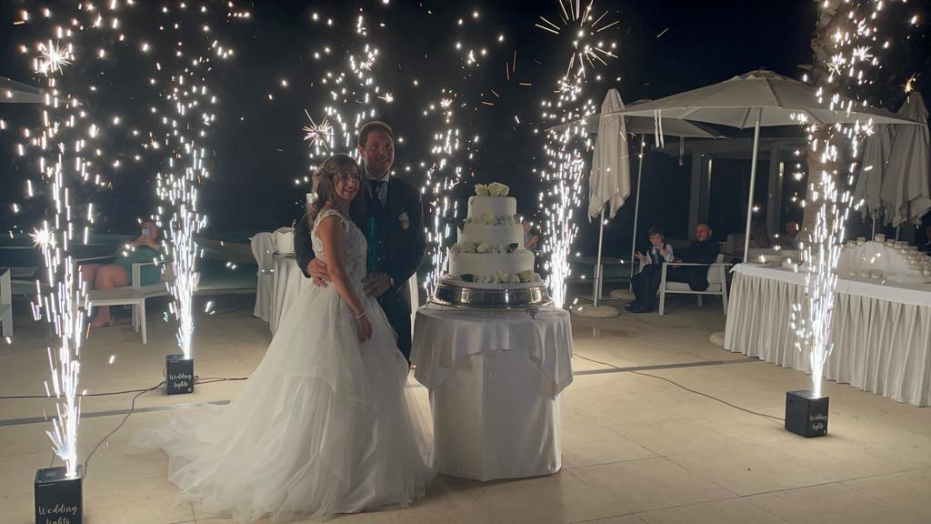 FONTANE A FREDDO LUMINOSE INGRESSO SPOSI TAGLIO TORTA Luminarie Matrimonio