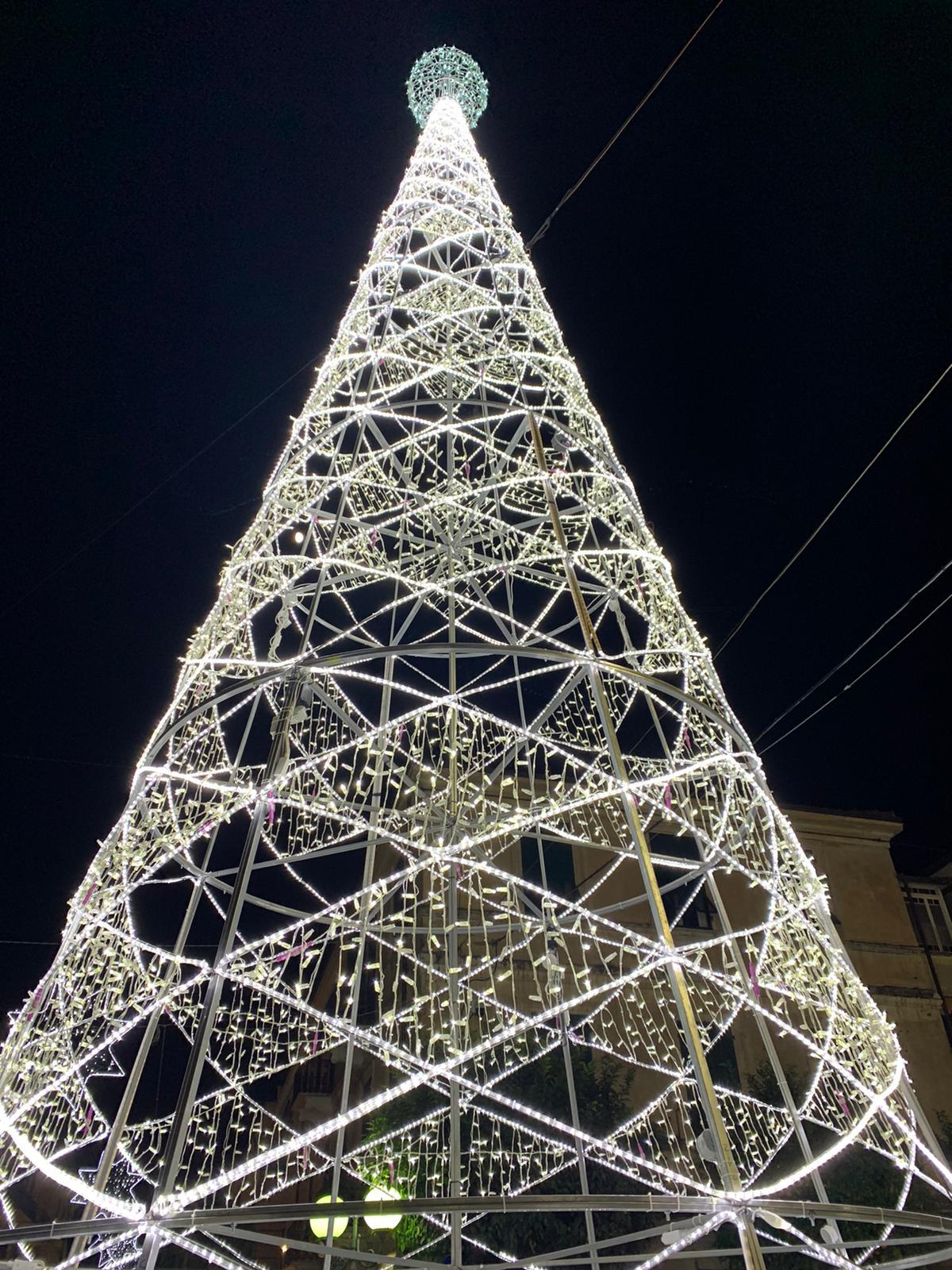 ALBERO A ROMBI 12Mt Luminarie Natalizie per Piazze