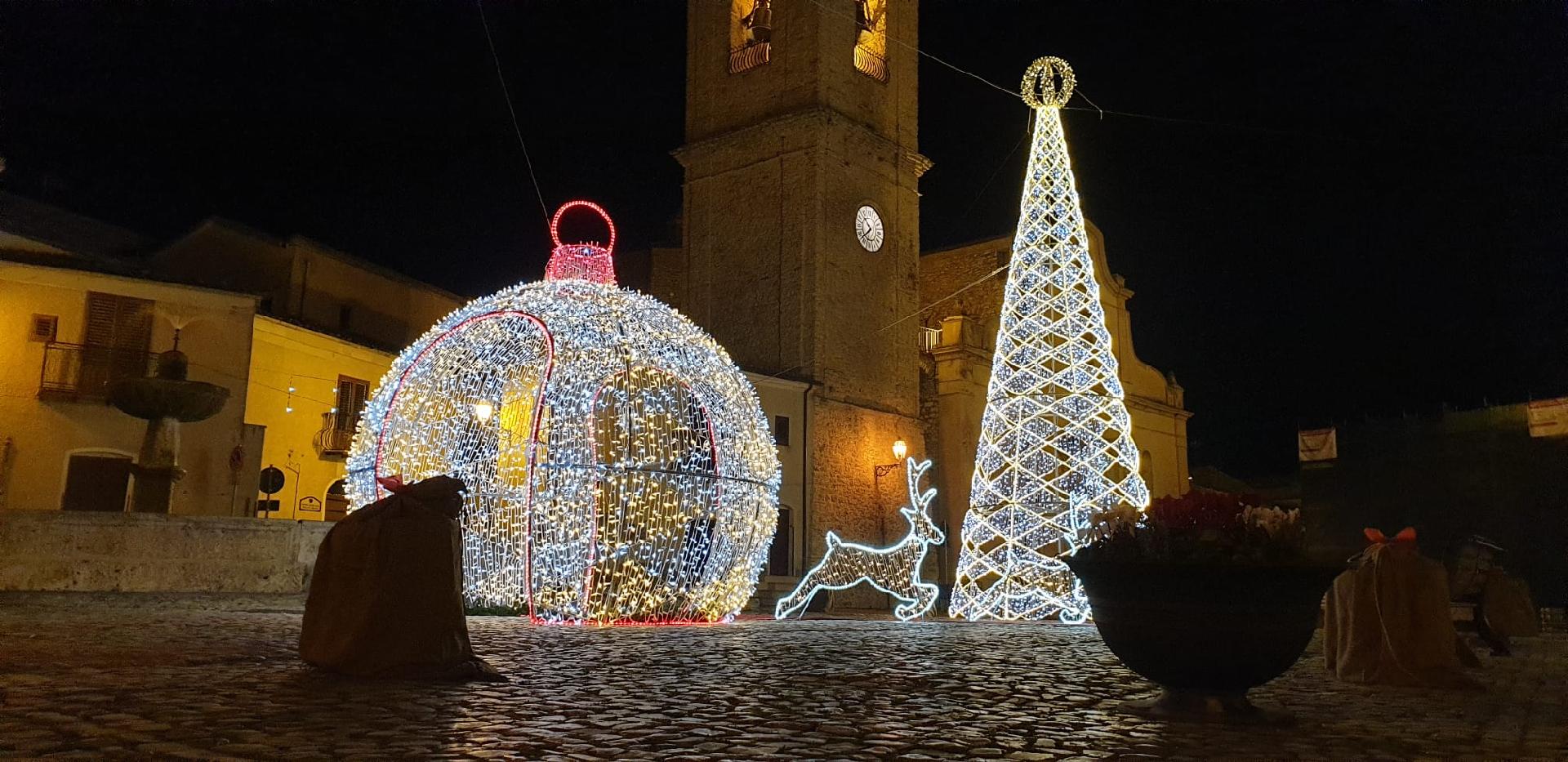 ALBERO A ROMBI 12Mt Luminarie Natalizie per Piazze