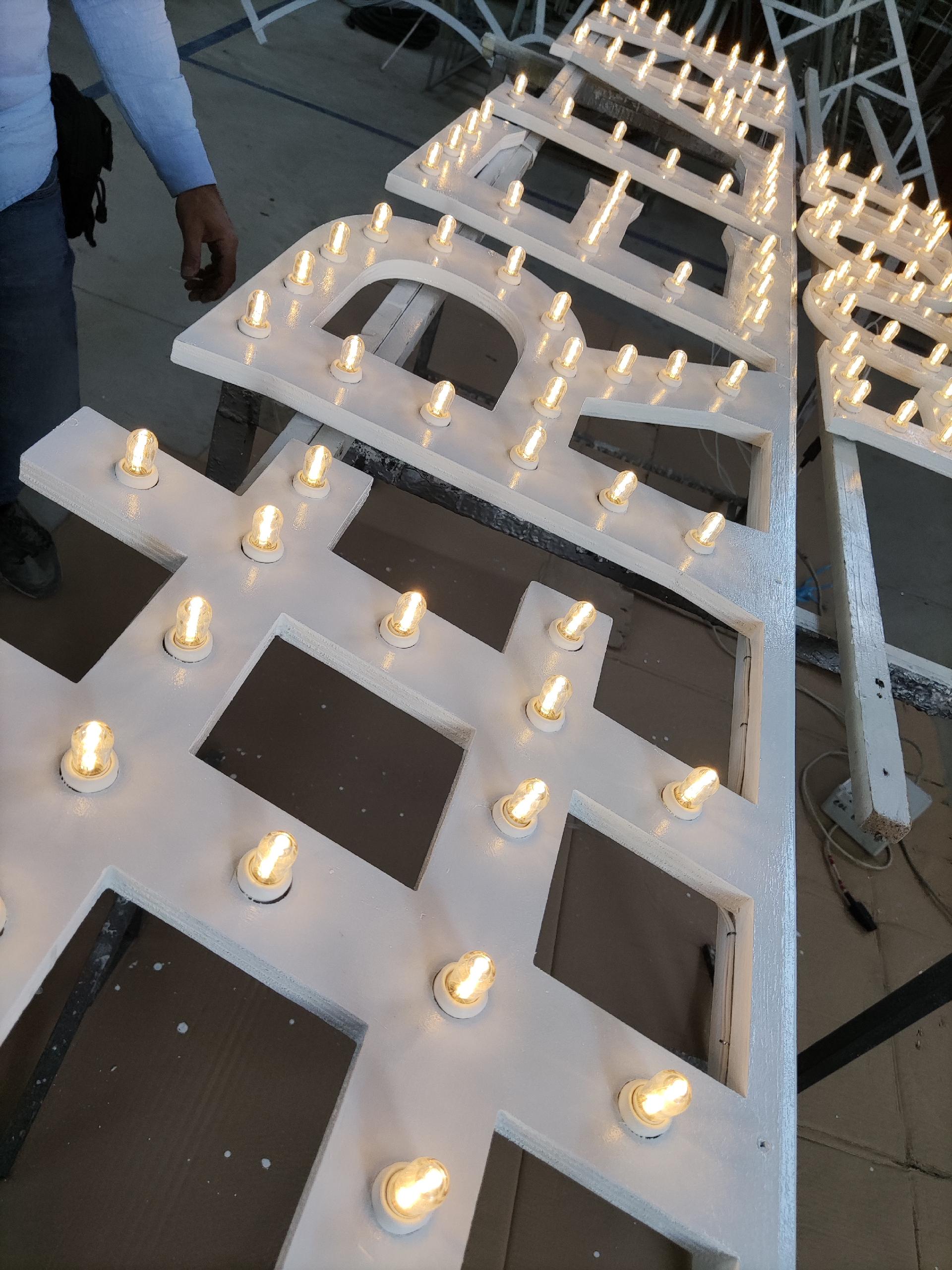 SCRITTE MOD.RELAX PERSONALIZZATE Luminarie d'arredo Scritte Luminose