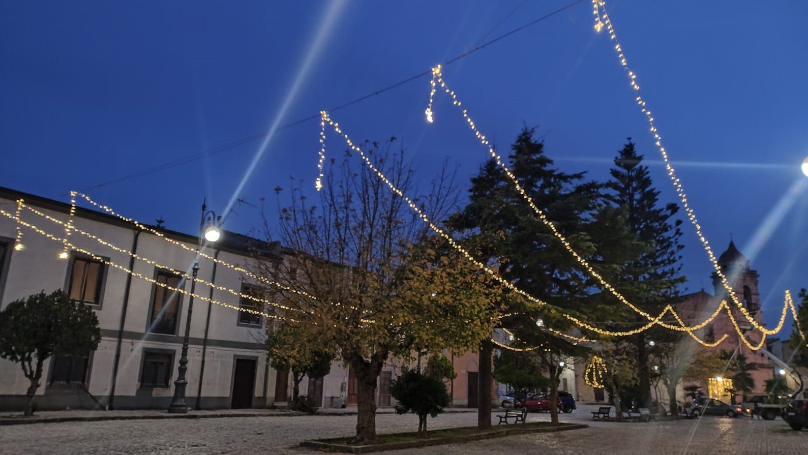 FILARE DI STRINGHE MINILUCCIOLE Luminarie Natalizie per Strade