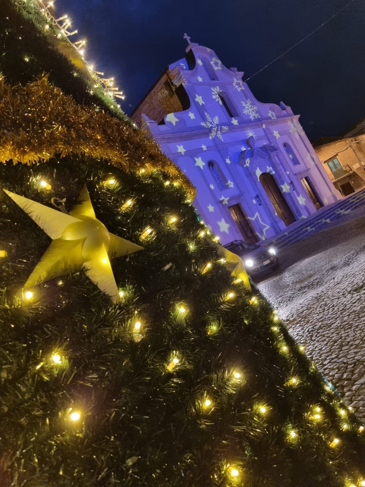 ALBERO CARPET VERDE con Fiocchi o Stelle 12 Mt Luminarie Natalizie per Piazze