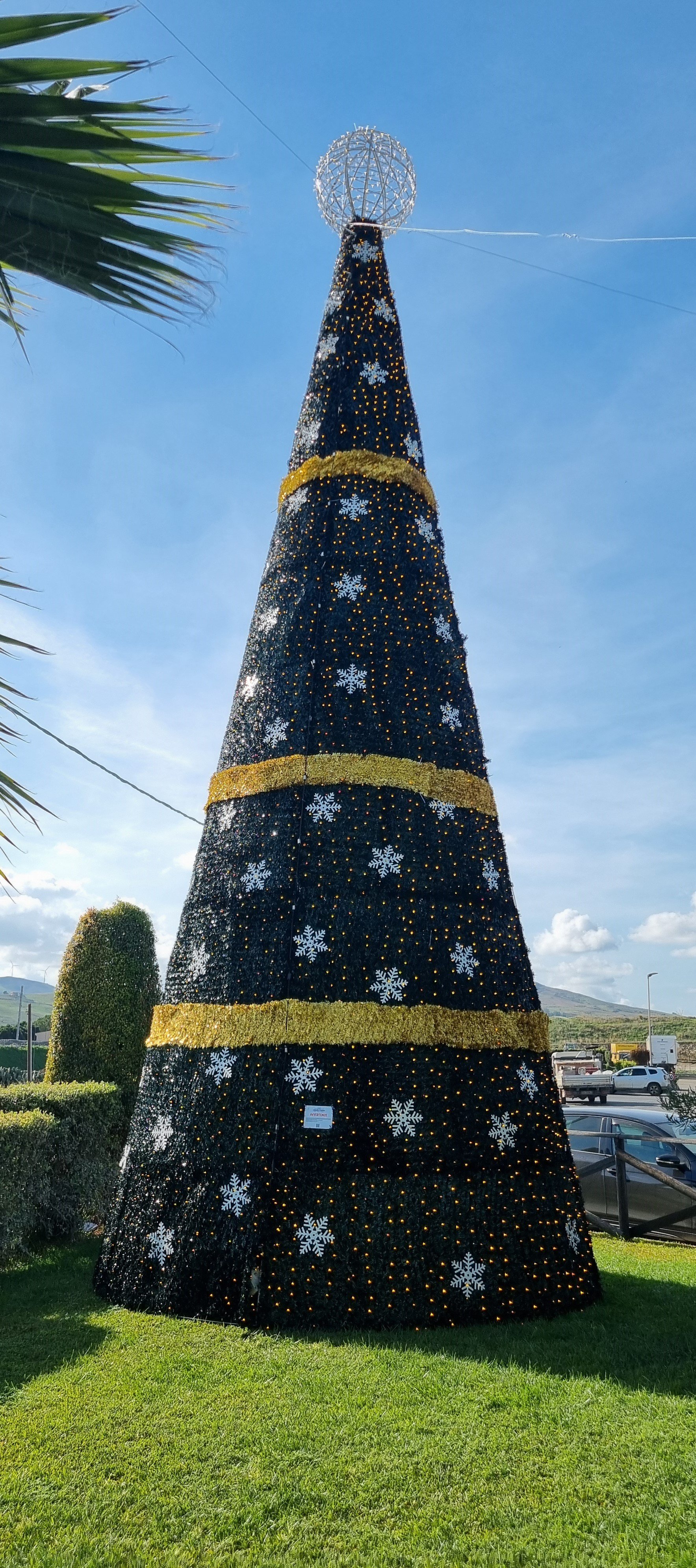 ALBERO CARPET VERDE con Fiocchi o Stelle 12 Mt Luminarie Natalizie per Piazze
