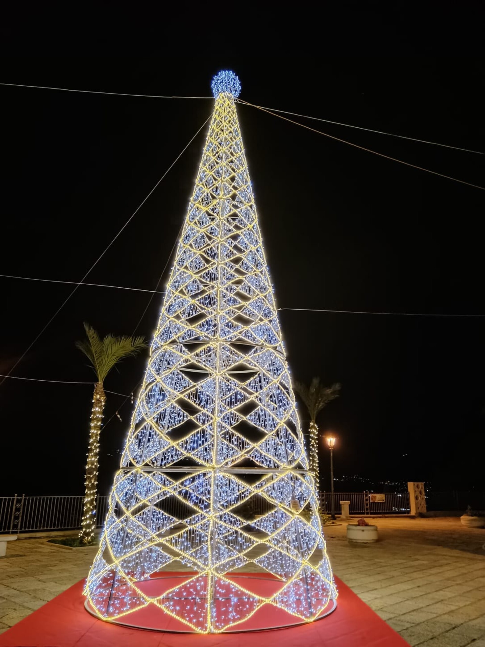 ALBERO A ROMBI 12Mt Luminarie Natalizie per Piazze