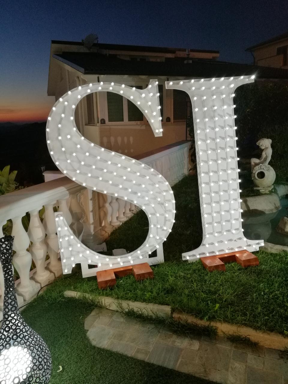 SCRITTA SI LETTERE LUMINOSE GIGANTI Luminarie Matrimonio