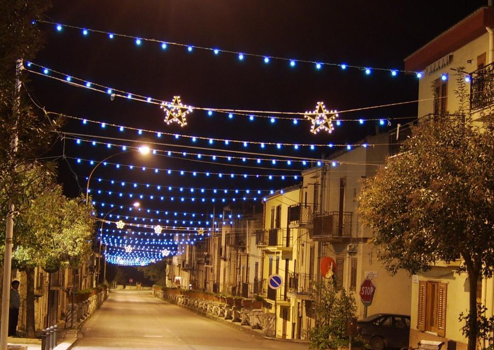 STRINGHE PER ADDOBBI STRADALI Luminarie Natalizie per Strade