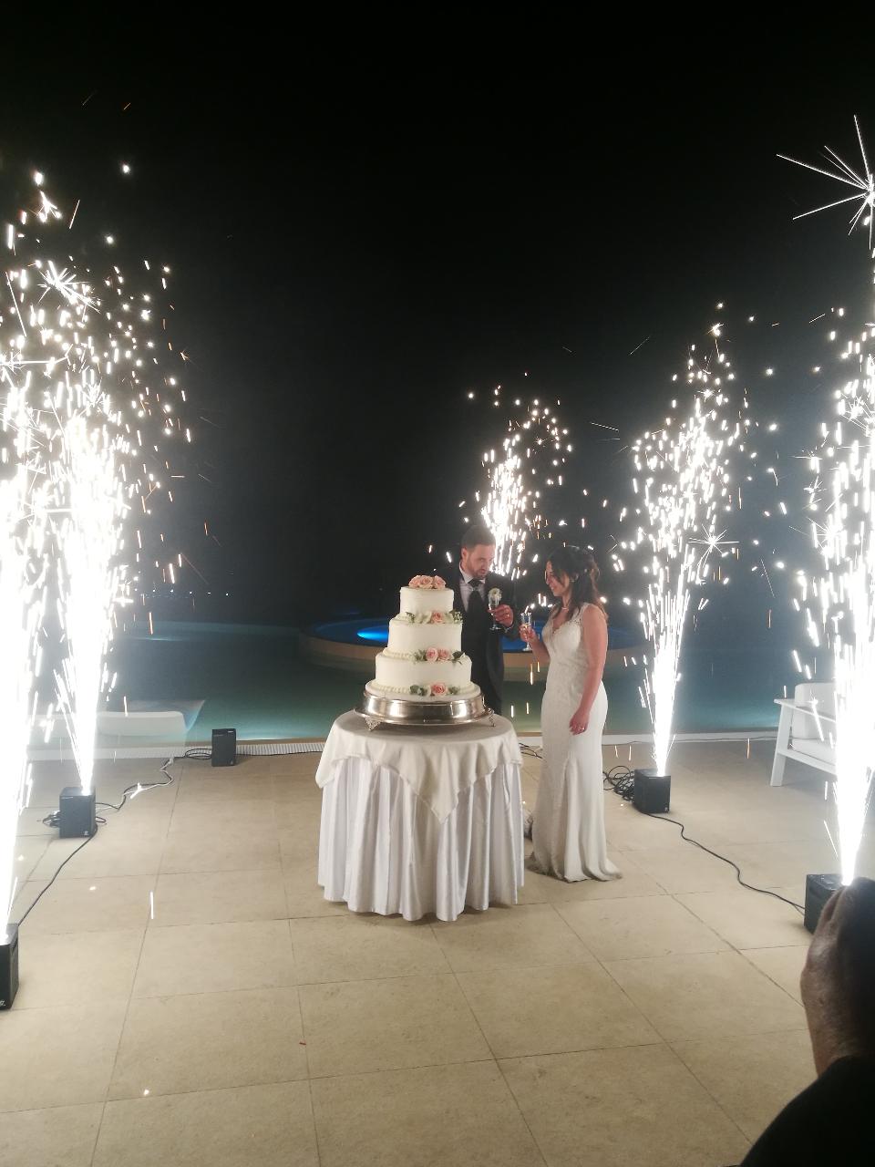 FONTANE A FREDDO LUMINOSE INGRESSO SPOSI TAGLIO TORTA Luminarie Matrimonio