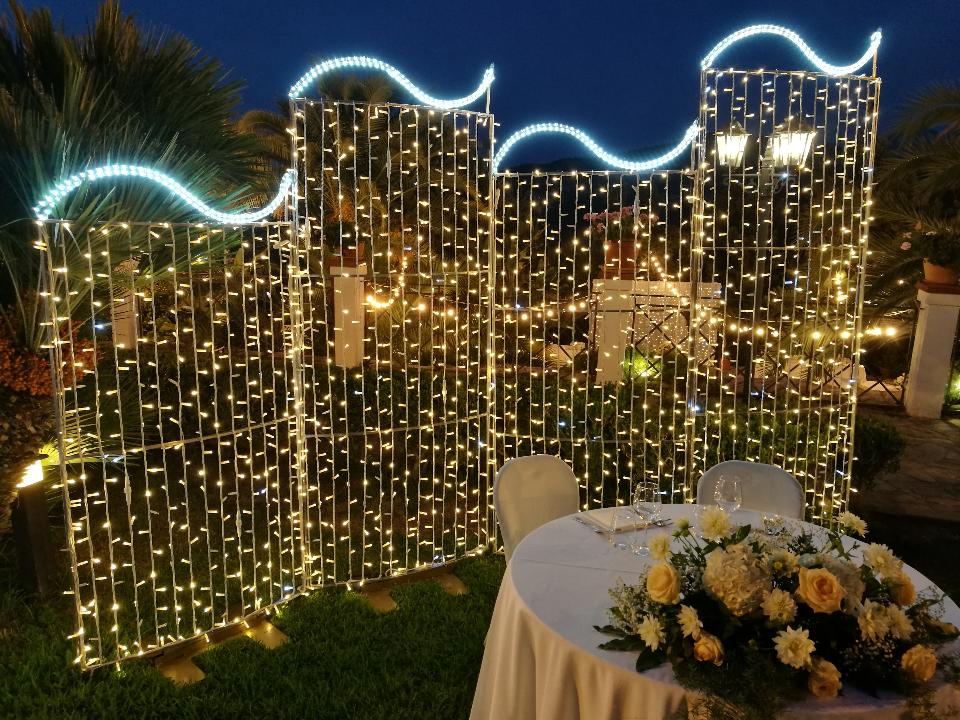 TENDA LUCI LED CASCATA di LUCI Luminarie Matrimonio