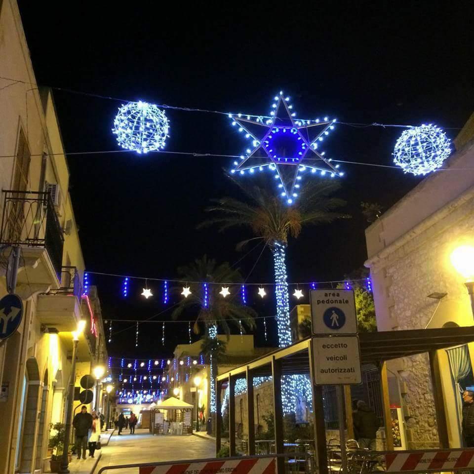 SOGGETTI PER ADDOBBI STRADALI Luminarie Natalizie per Strade