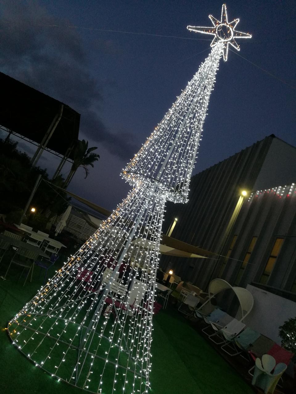 ALBERI CON STRINGHE 7 MT Luminarie Natalizie per Piazze