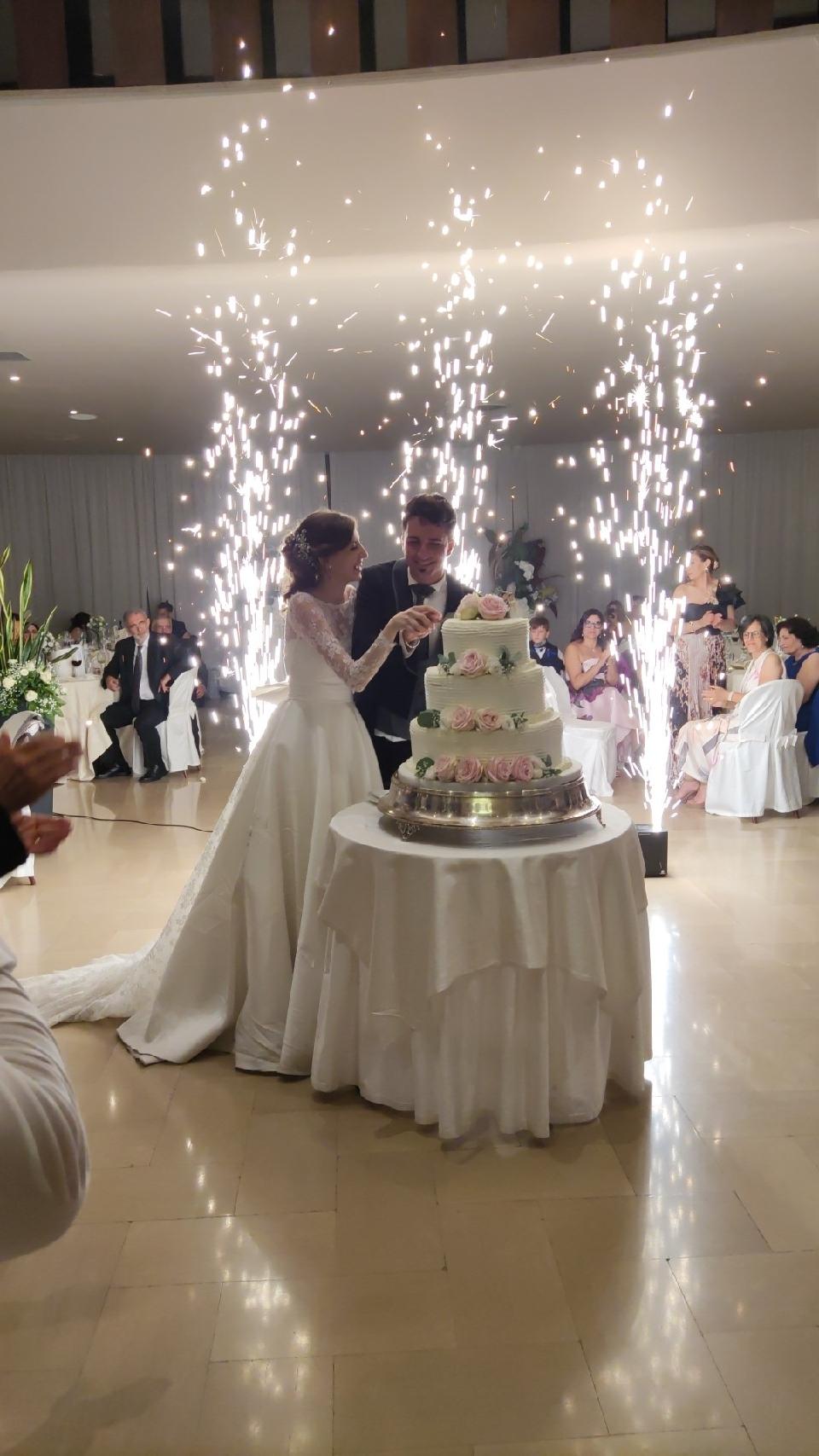 FONTANE A FREDDO LUMINOSE INGRESSO SPOSI TAGLIO TORTA Luminarie Matrimonio