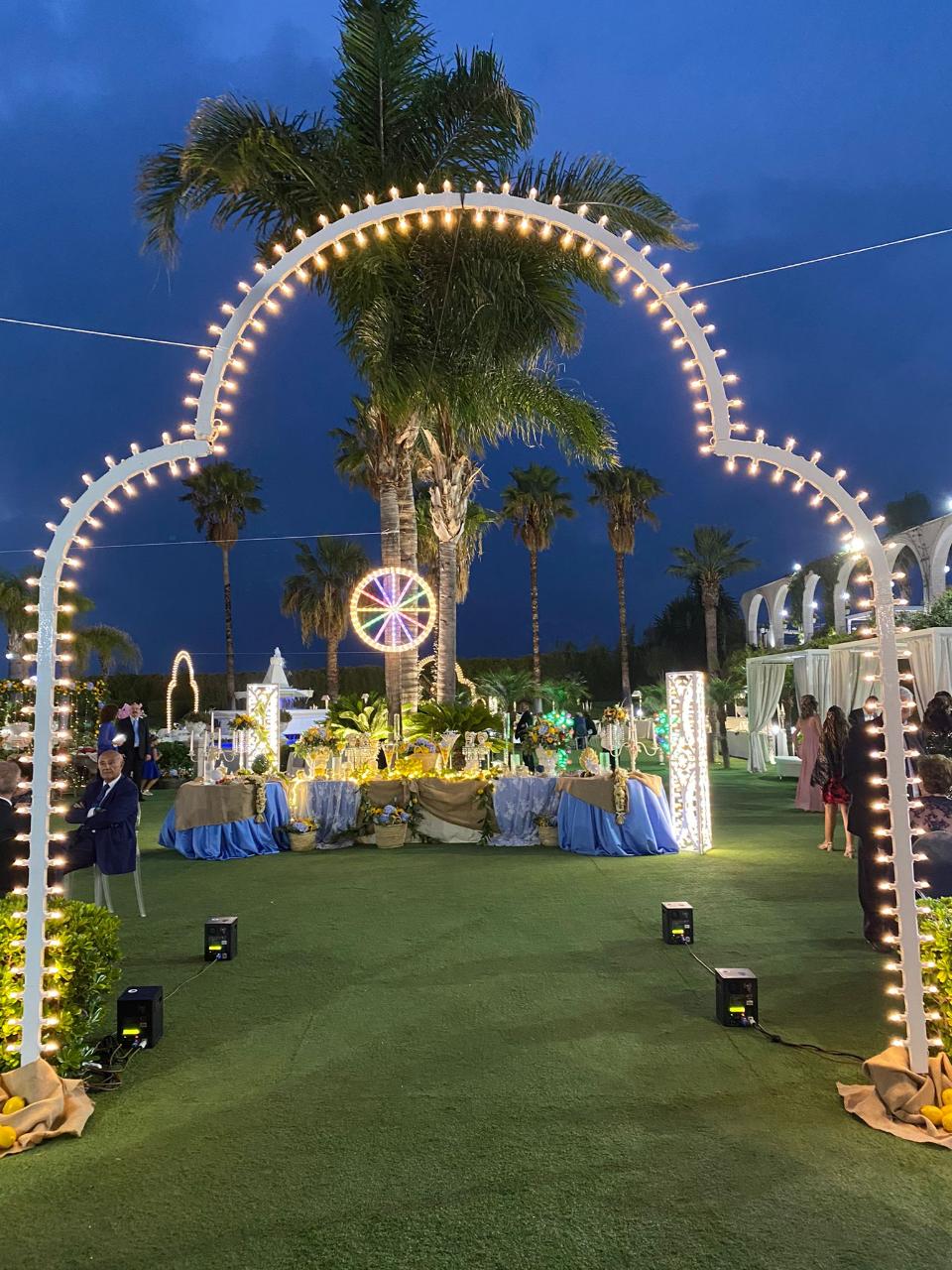 ARCO INGRESSO FIABESCO Luminarie Matrimonio