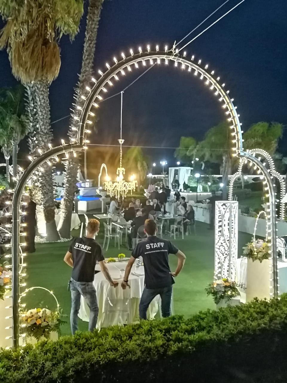 ARCO INGRESSO FIABESCO Luminarie Matrimonio