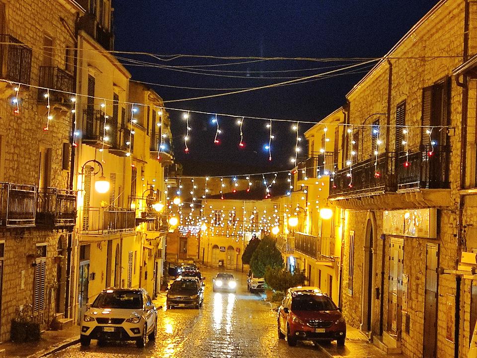 STRINGHE PER ADDOBBI STRADALI Luminarie Natalizie per Strade