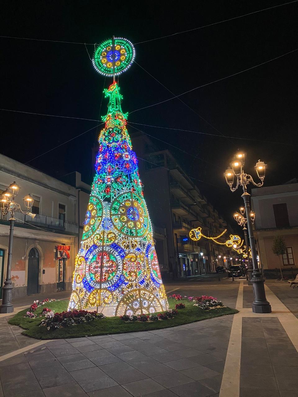 ALBERO CON PANNELLI LUMINARIE 3D - 12Mt Luminarie Natalizie per Piazze