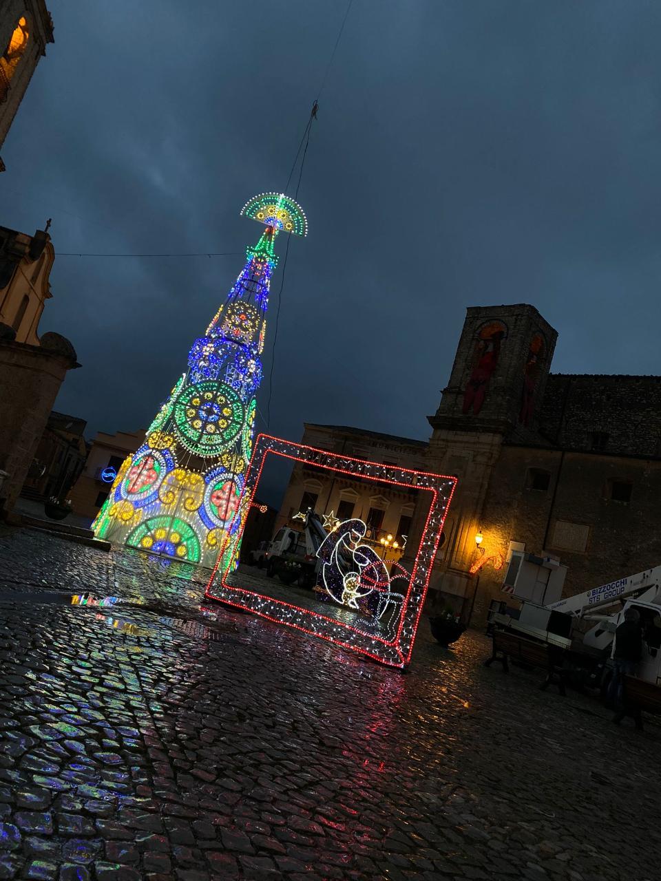 ALBERO CON PANNELLI LUMINARIE 3D - 12Mt Luminarie Natalizie per Piazze