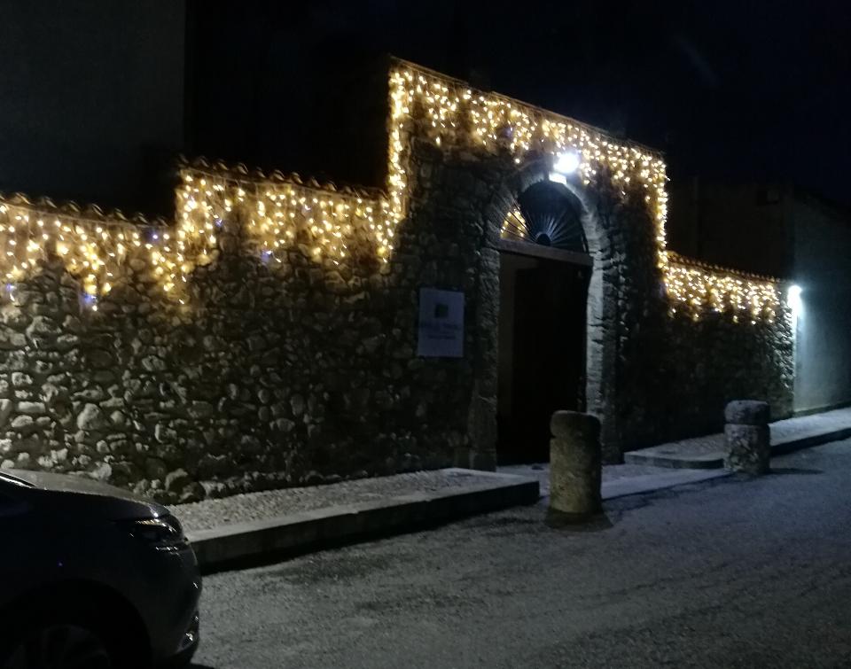 ADDOBBO PROSPETTO GRANDI EDIFICI Luminarie Natalizie Prospetti