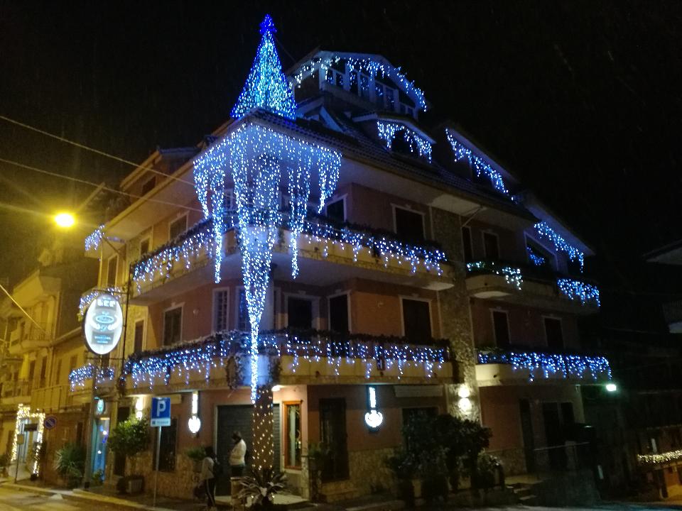 PROSPETTI GRANDI EDIFICI Luminarie Natalizie Prospetti