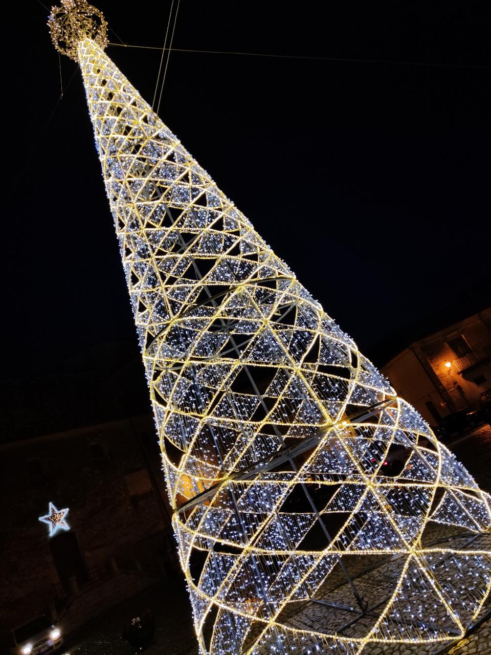 ALBERO A ROMBI 12Mt Luminarie Natalizie per Piazze