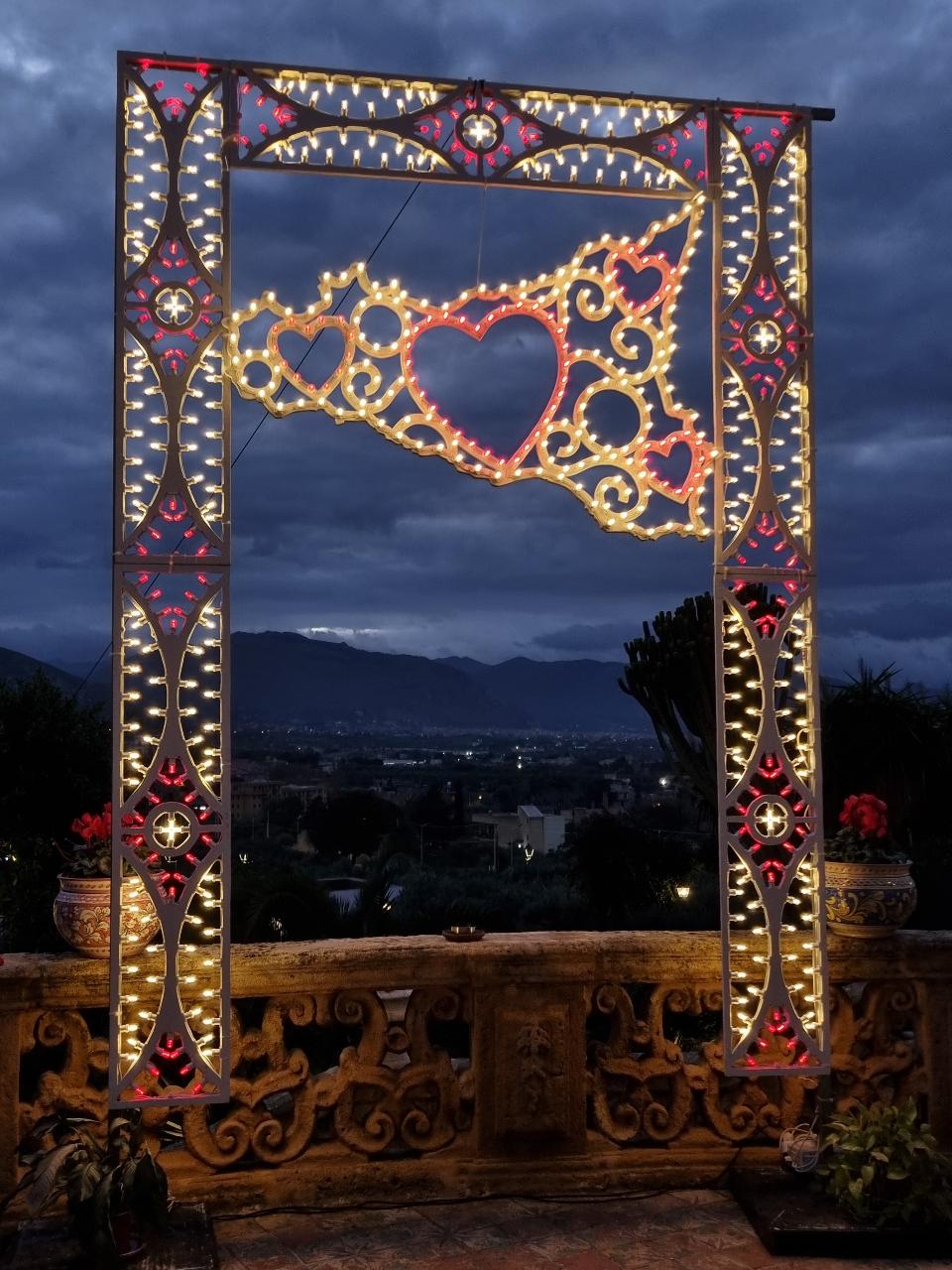 ARCO LUMINOSO SICILIA ROMANTICA Luminarie Matrimonio